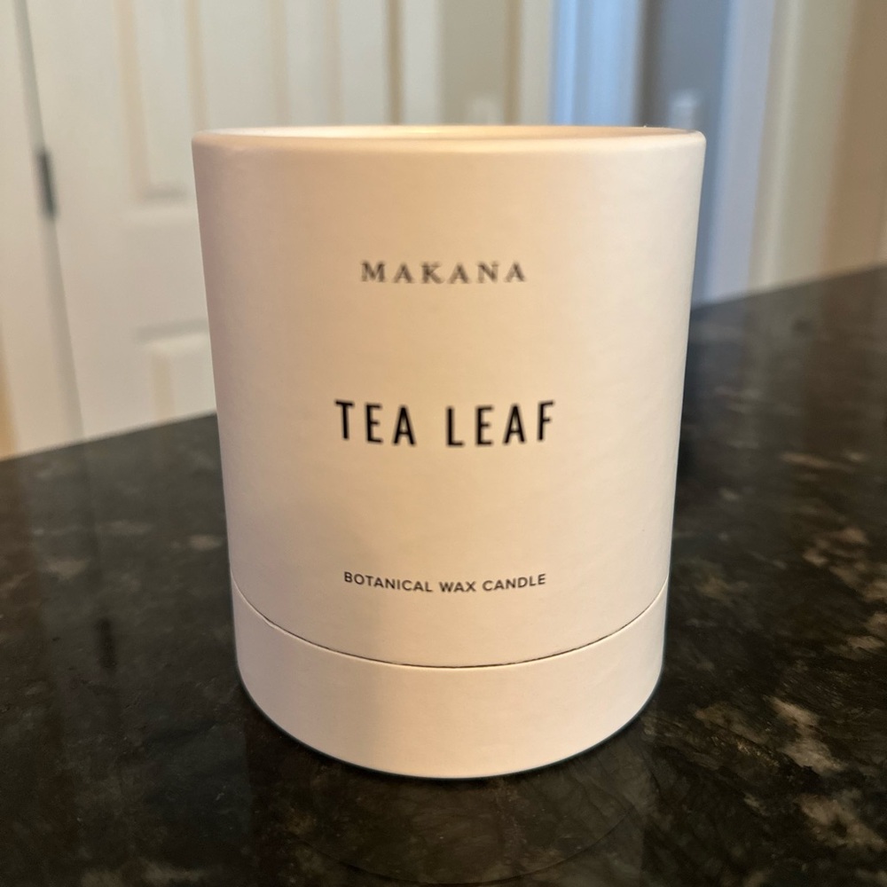 Makana Tea Leaf Candle